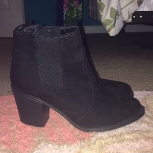Black Cute Boots!